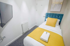 GF Apartment sleeps5 near Coventry City Centre with FREE SECURE gated parking